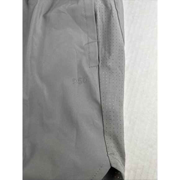 DSG Light Gray Men's Small 5" Stride Shorts Built‎ In Brief Athletic Fit New 892 - Picture 1 of 5
